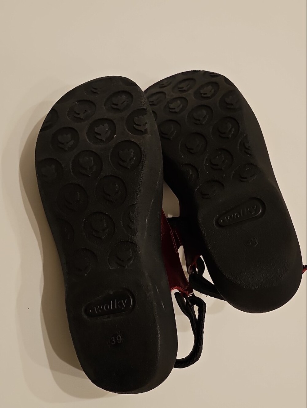 Wolky Women's Red and Black Leather Strap Sandals Walking Sandal Size 39 Jewel - Picture 7 of 8